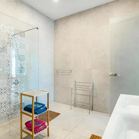Dacha 4*